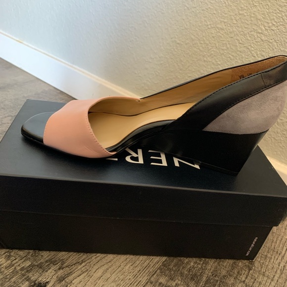 New In Box Naturalizer Zula dressy wedge - Picture 3 of 5